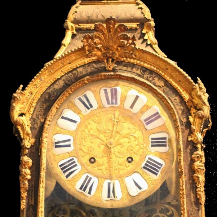 18TH CENTURY, REGENCE PERIOD BOULLE BRACKET CLOCK, SIGNED DOYEN A PARIS. CIRCA 1715